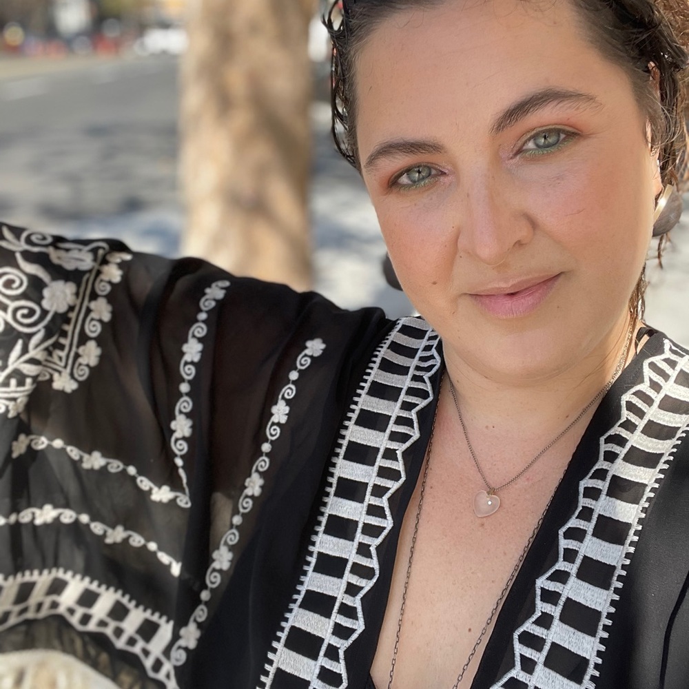 Meet your Posher, Dana